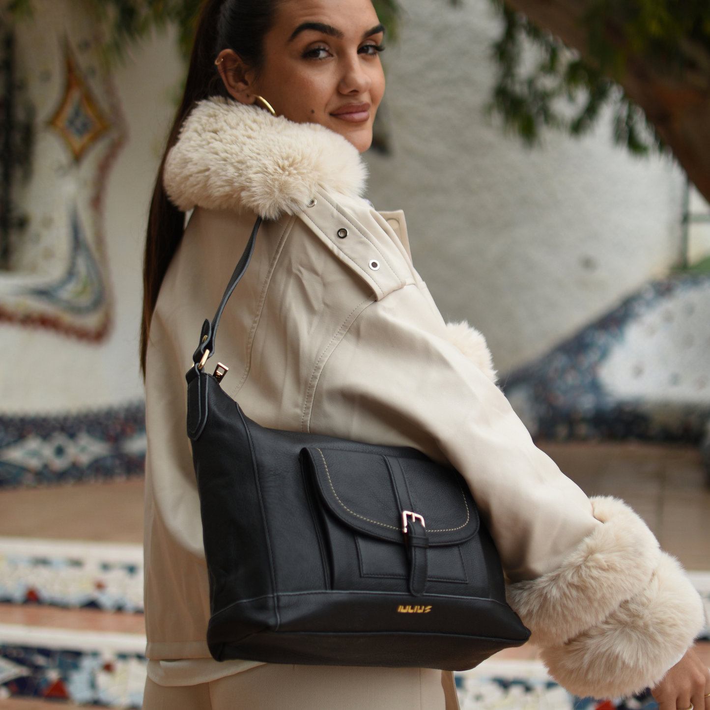 Bolso de Piel Genuina Color Negro – Iulius | Elegancia y Funcionalidad en un Solo Diseño