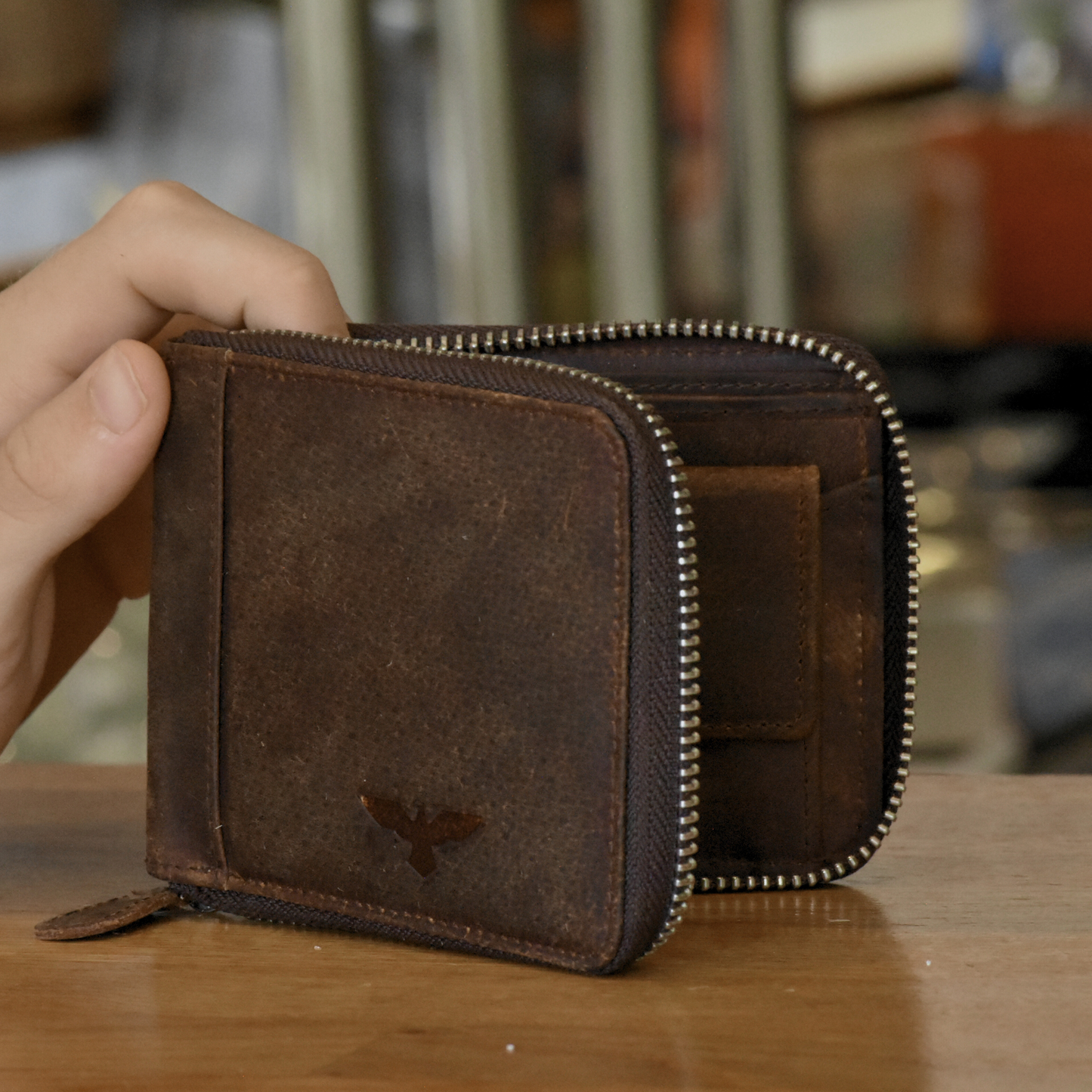Cartera Zipper de Cuero Full Grain – Estilo Clásico –