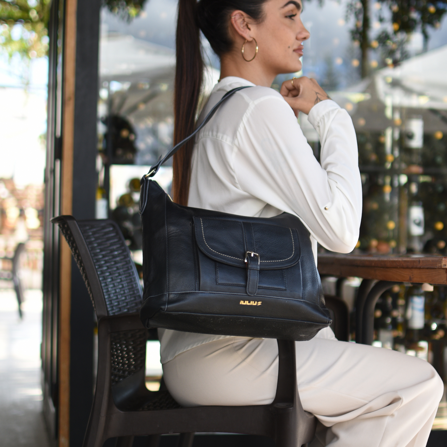 Bolso de Piel Genuina Color Negro – Iulius | Elegancia y Funcionalidad en un Solo Diseño