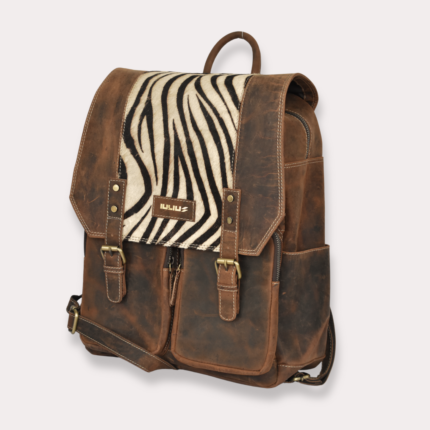 Mochila de Cuero IULIUS con Solapa Animal Print – Compatible con Portátiles 15,6” | Estilo Salvaje y Elegante