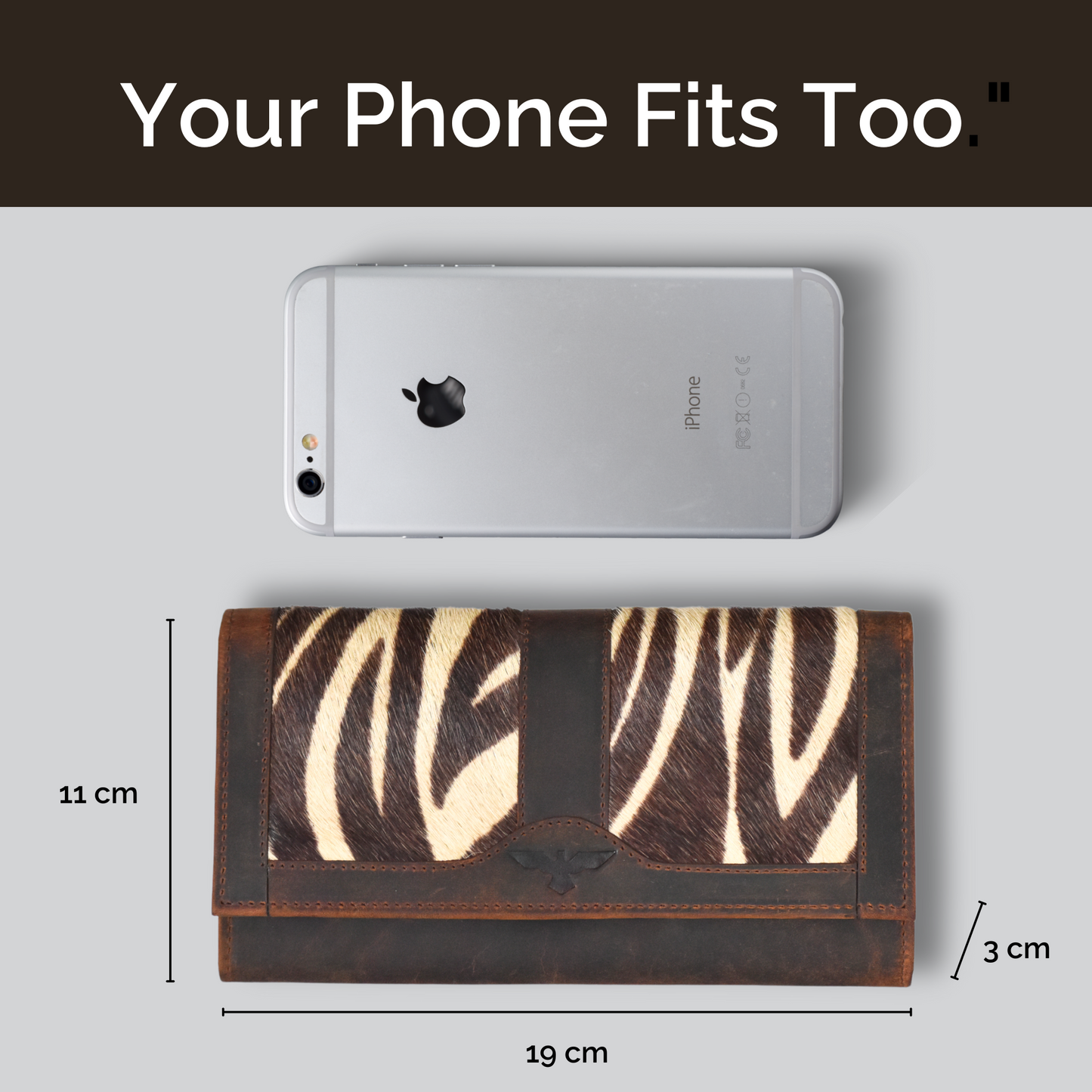 Medidas de la cartera IULIUS – 19 x 11 x 3 cm, con iPhone para escala