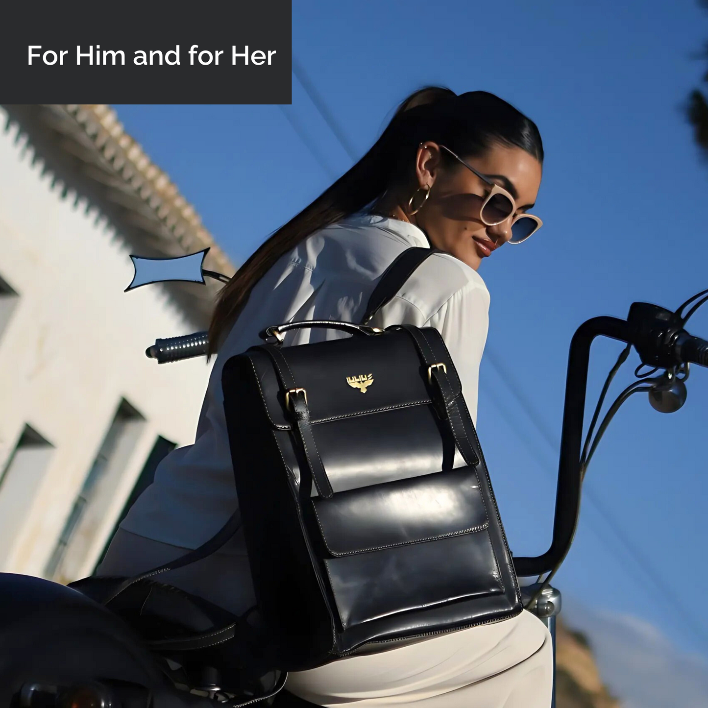 Mochila negra IULIUS en espalda de mujer – diseño profesional y elegante