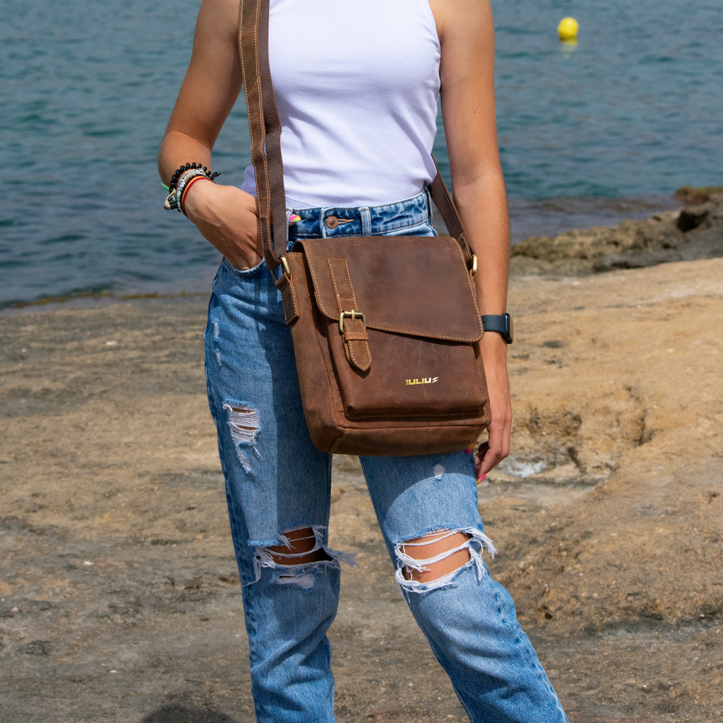 Bandolera de Cuero Genuinio Top Grain – IULIUS
